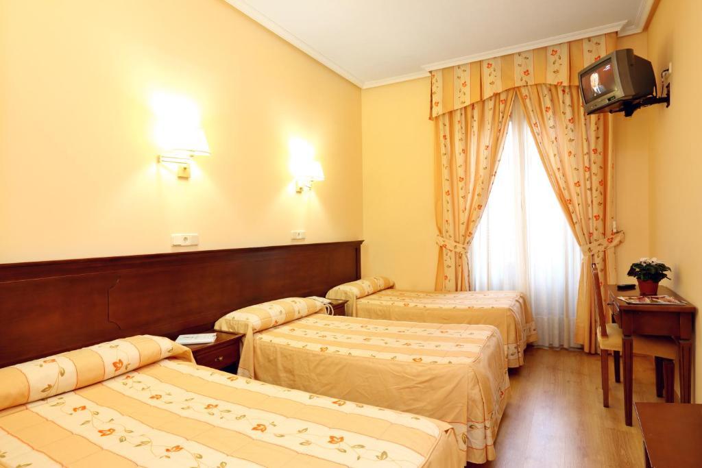 Hostal Silserranos Hotel Madrid Luaran gambar